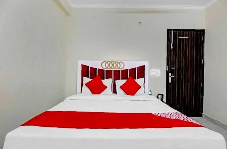 Quarto Triplo Clássico, Oyo Townhouse Super 16 Residency, Near Bangla Shahib Gurudwara