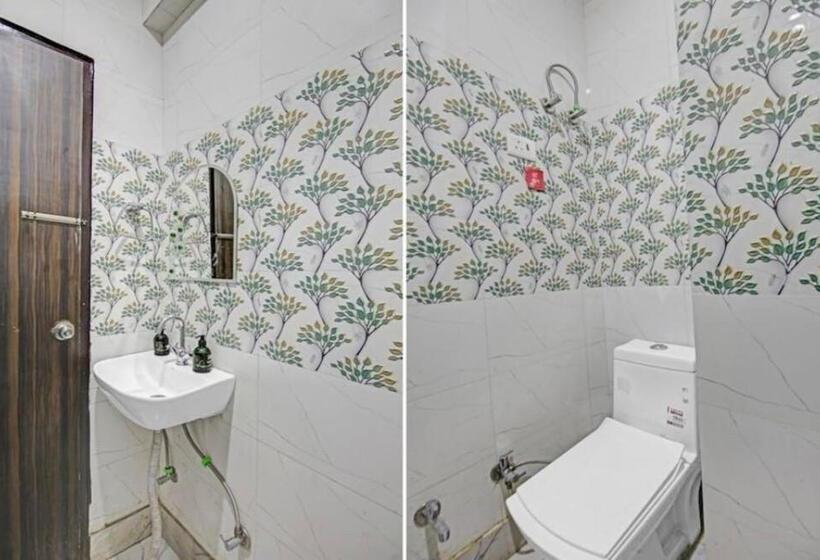 Quarto Triplo Clássico, Oyo Townhouse Super 16 Residency, Near Bangla Shahib Gurudwara