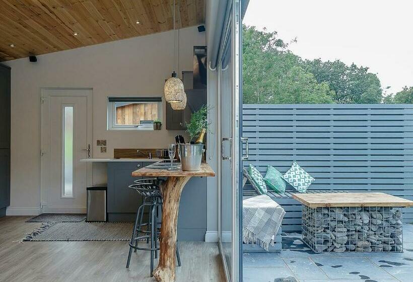 Дом 1 Спальня, Nantycoed Lodges