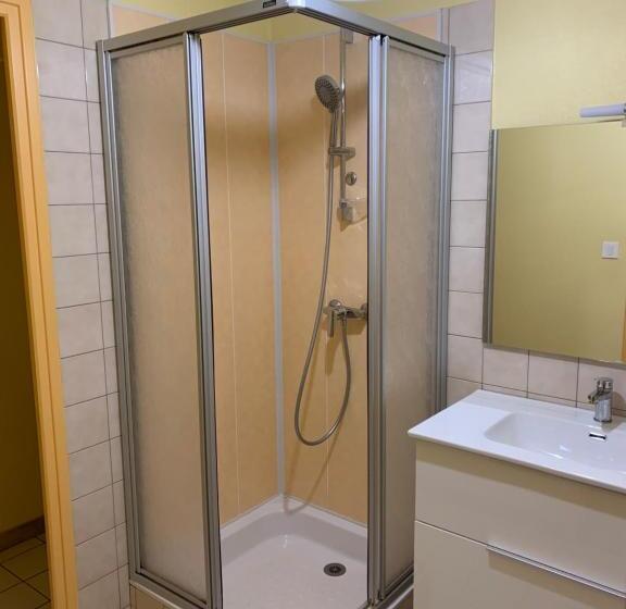 Номер Стандарт Трехместный, Chambres D’hôtes « Les Sorbiers »