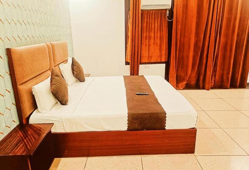 Номер Superior Кровать Кинг, Le Mount Plaza Near Igi Airport