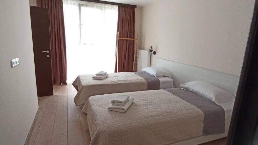 اتاق استاندارد با چشم‌انداز کوهستان, Alvani Inn