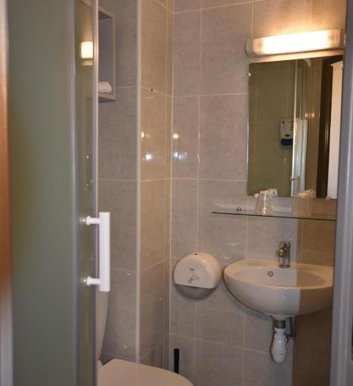 Четырехместный Номер Стандарт, Face West Le Pontet