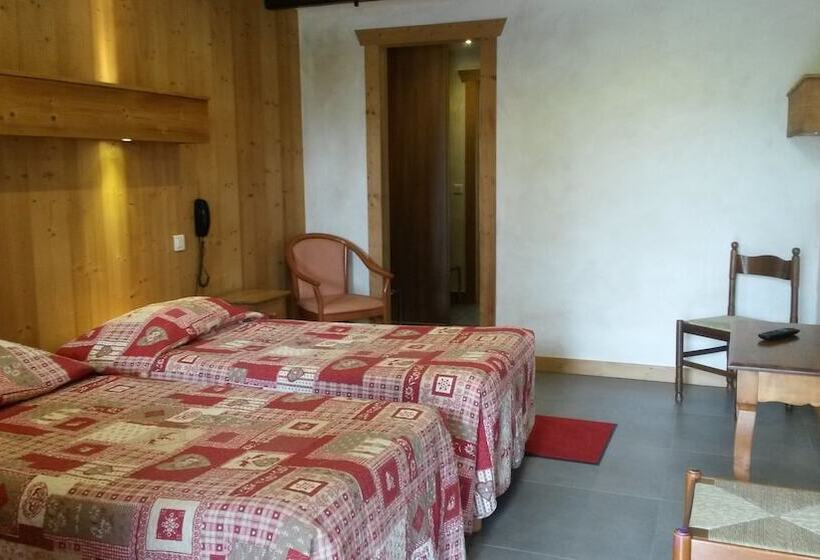 اتاق استاندارد چهار تخته, Hôtel Les Bernards