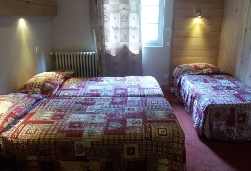 اتاق استاندارد سه نفره, Hôtel Les Bernards