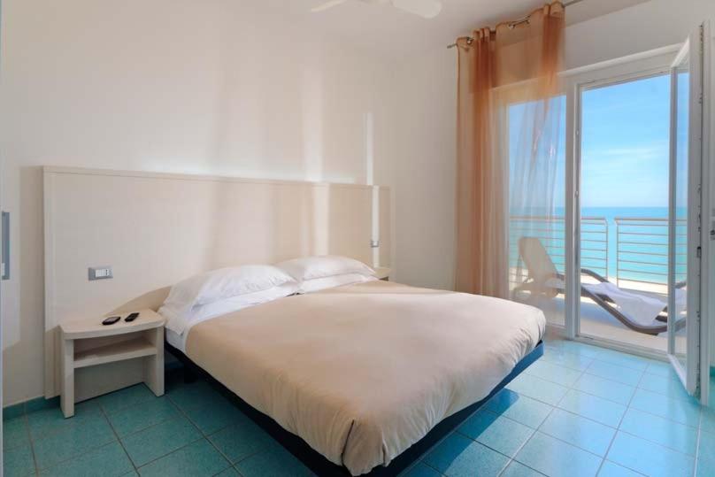 جناح عائلي, Il Conero Mare