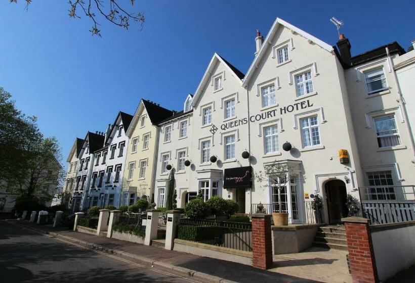 스탠다드 룸, Queens Court