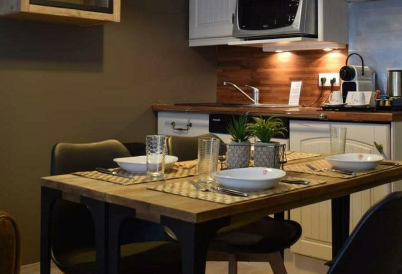 Полулюкс, Suite Appart Hôtel La Loggia By M Spa