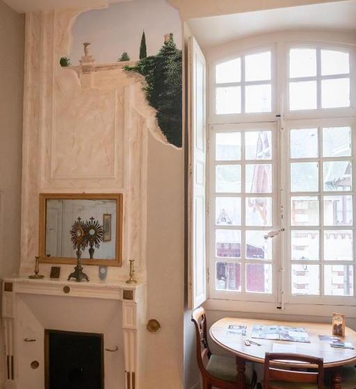 سوییت, L Hotel De Panette, Un Exceptionnel Château En Ville   Cathédrale