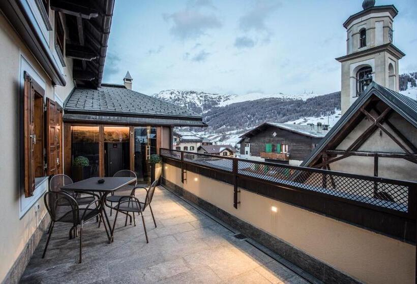 Suíte com Terraço, Compagnoni