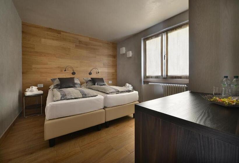 Family Suite, Compagnoni