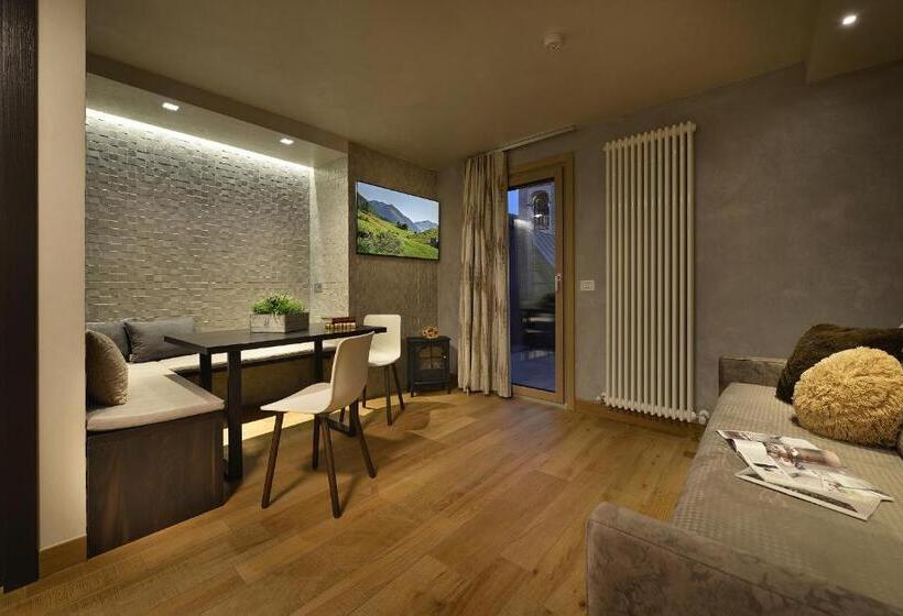 Family Suite, Compagnoni