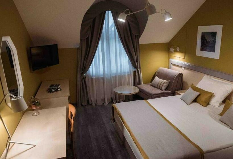اتاق کلاس بیزنس, đakovo