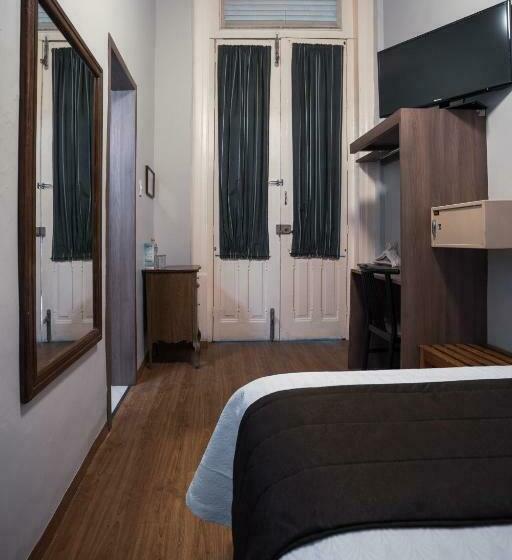 Quarto Estandar, Principal