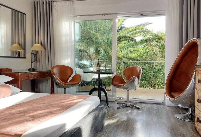 استودیوی لوکس, Refresh Boutique Apartments