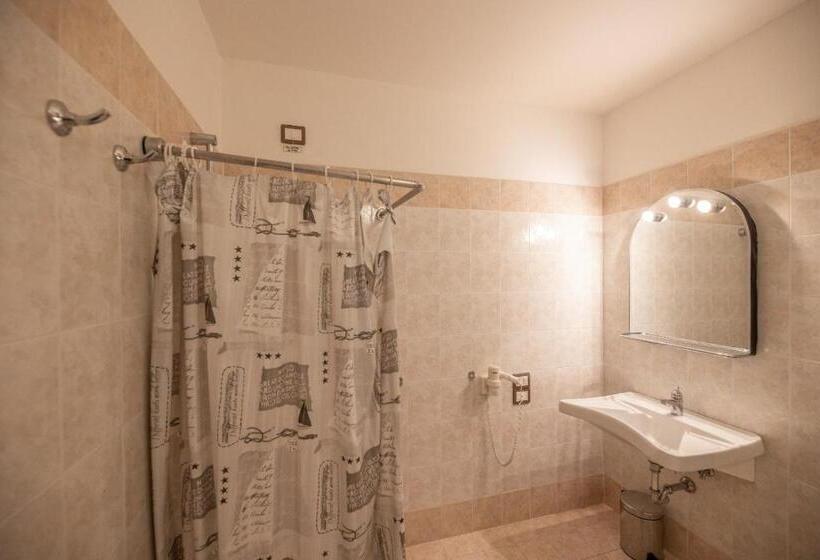 Quarto Estandar para Deficientes Físicos, Villa Santa Margherita   B&b