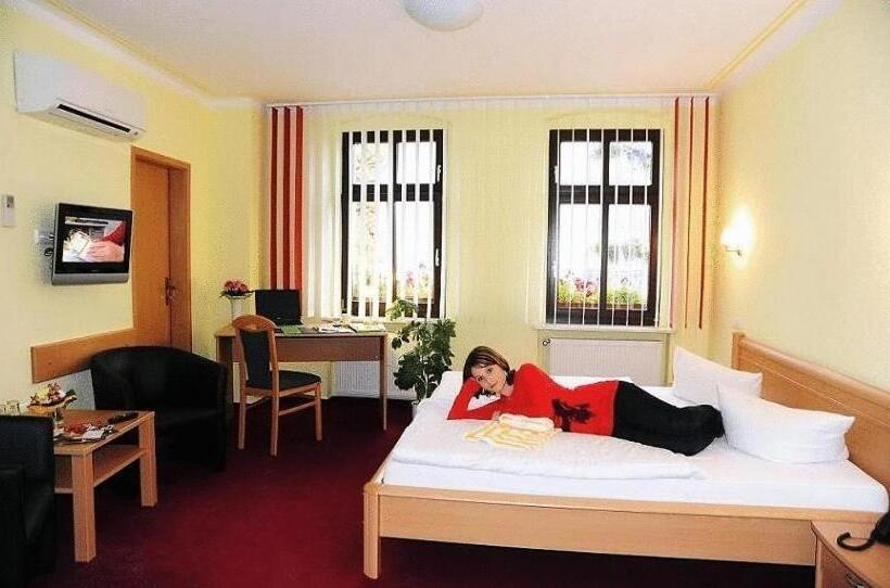 اتاق استاندارد, Pension Am Schwanenteich