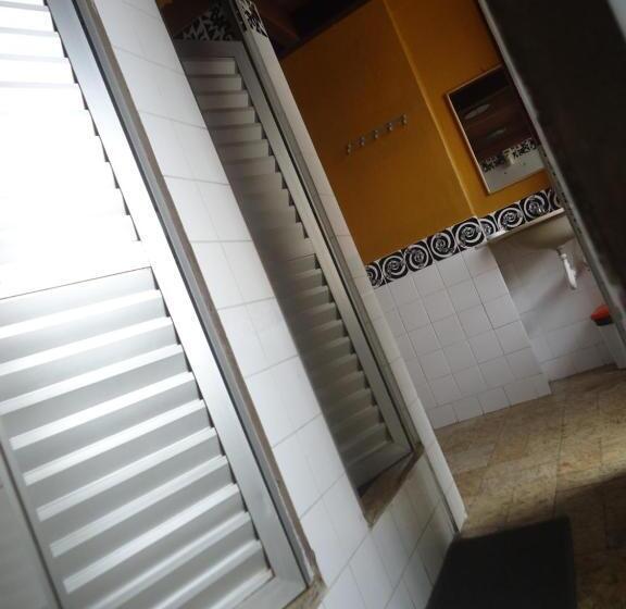 스탠다드 룸 공동 욕실, Laranjeiras Hostel