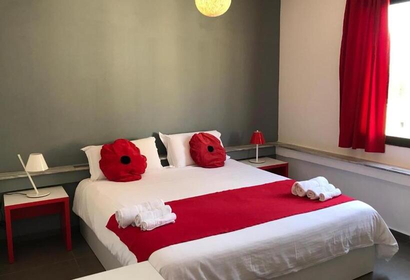 Appartamento 1 Camera da Letto con Terrazza, Rimini Tirana