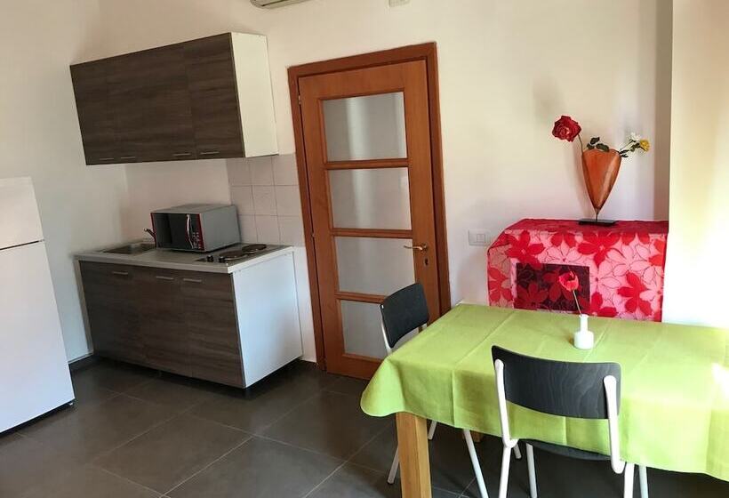 Appartamento 1 Camera da Letto con Terrazza, Rimini Tirana