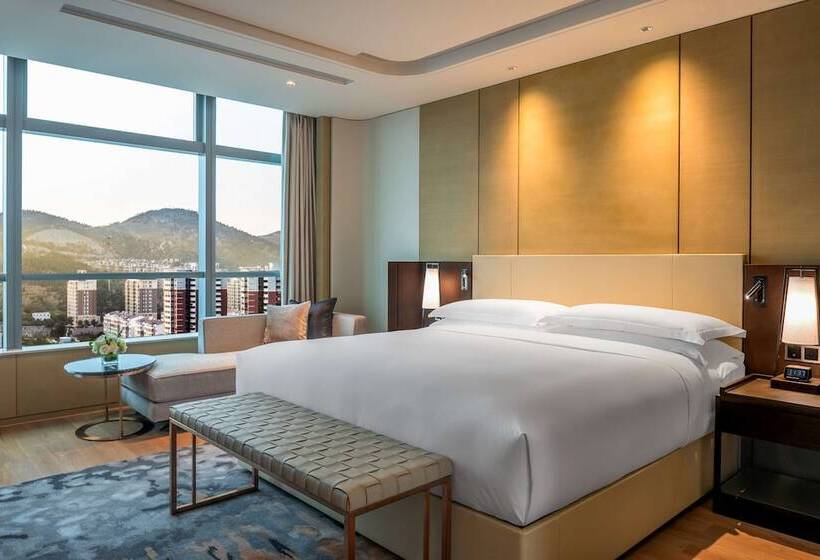 Апартаменты 3 Спальни, Hilton Jinan South Hotel & Residences