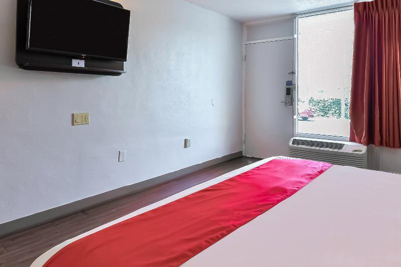 带大床的标准间, Motel 6 Valdosta Ga