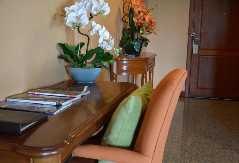 Полулюкс Кровать Кинг, Sir James Resort