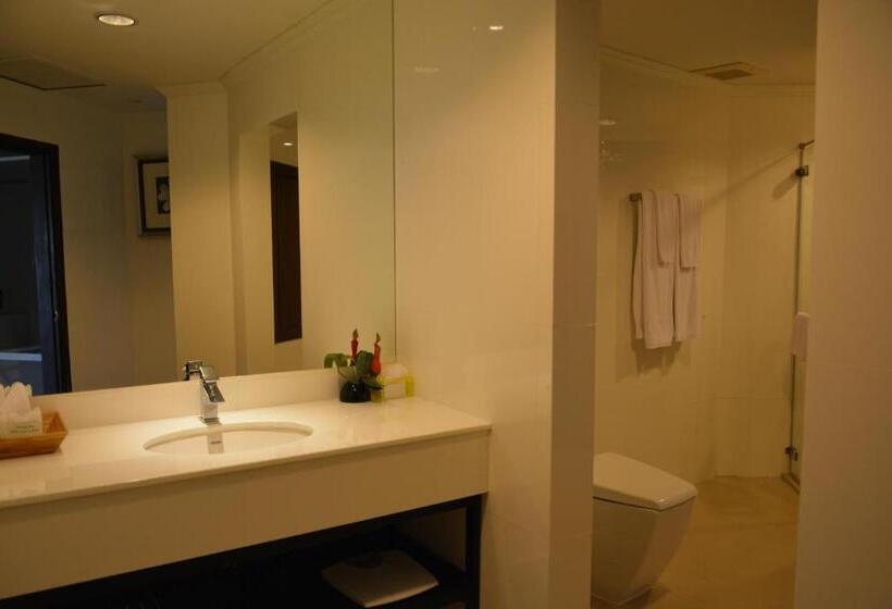 Президентский Люкс, Sir James Resort