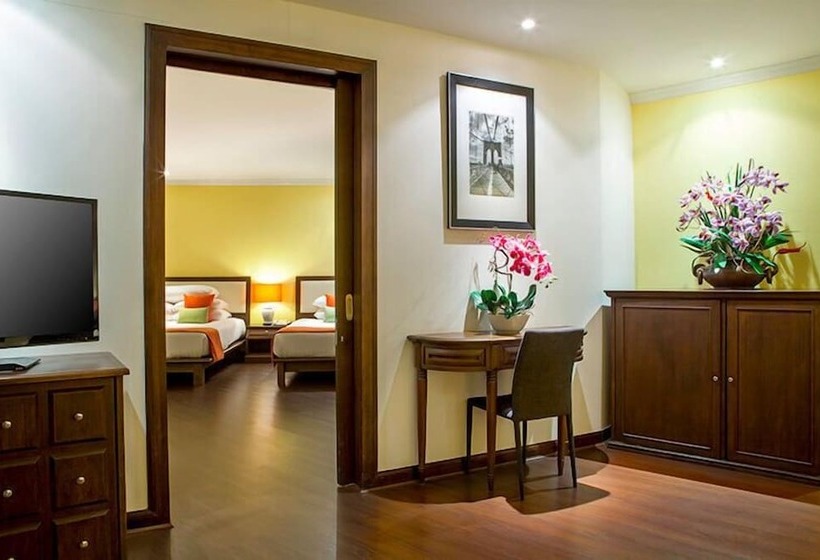 Президентский Люкс, Sir James Resort