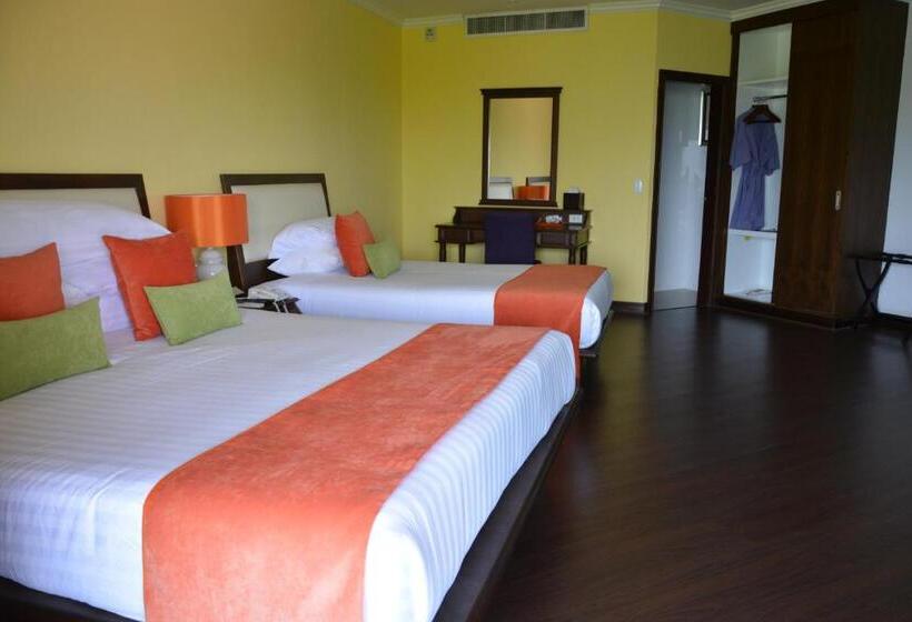 Президентский Люкс, Sir James Resort