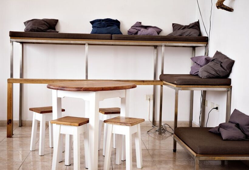 Cama em Quarto Compartilhado, Hitide Hostel