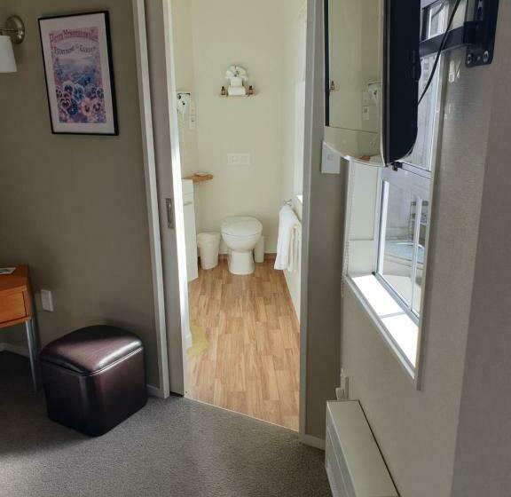 Номер Стандарт, Cottage Mews Motel