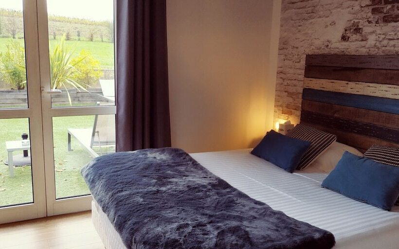 Номер Стандарт, Les Secrets Château Pey La Tour   Logis Hôtels & Restaurant