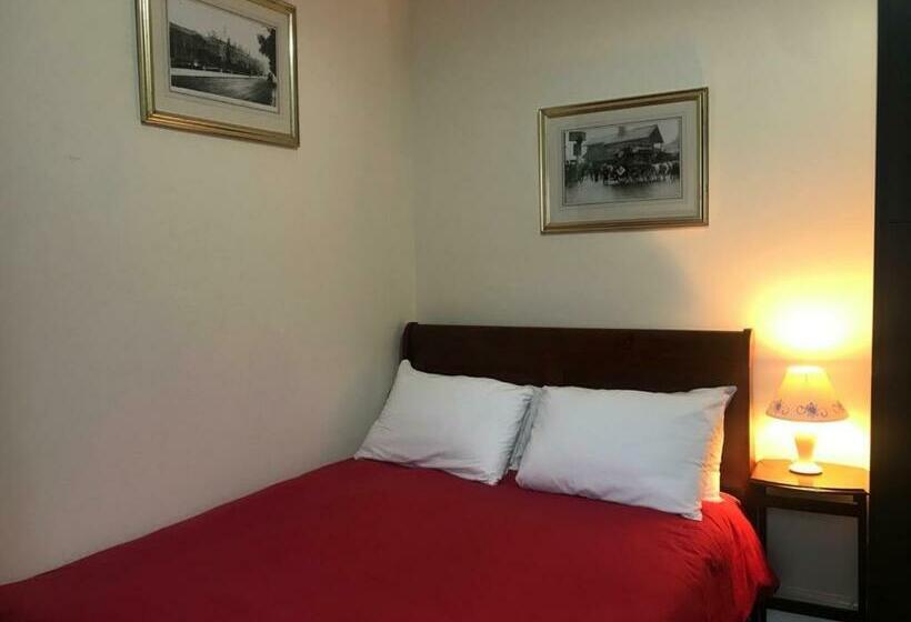 Номер Стандарт, Heathrow Stay