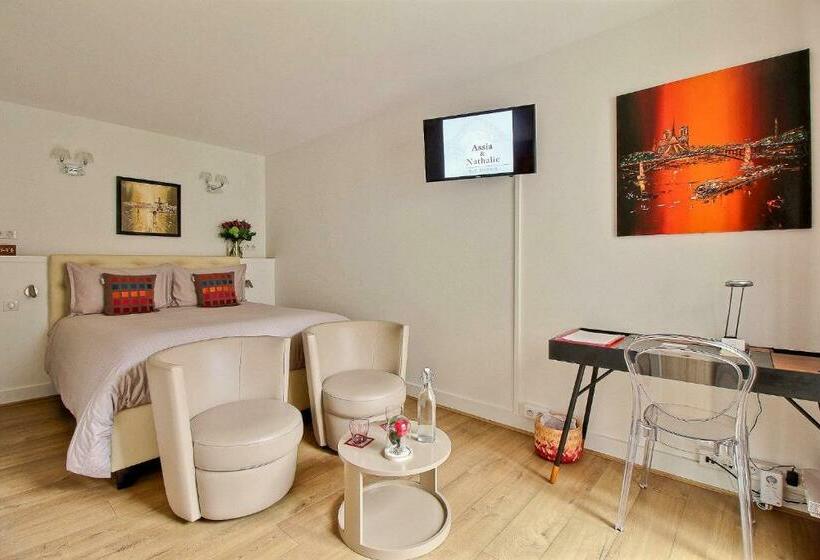 اتاق استاندارد با وان آب گرم, Assia & Nathalie   Luxury B&b Marais