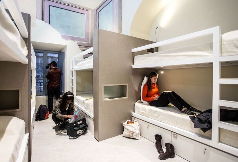 تختخواب در اتاق مشترک, Little Italy Hostel Ex Chiesa S Donato