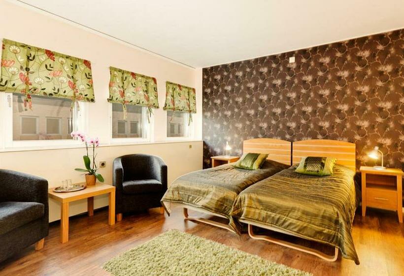 Quarto Estandar, L City