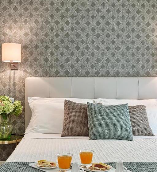 Quarto Familiar, Lady Mary