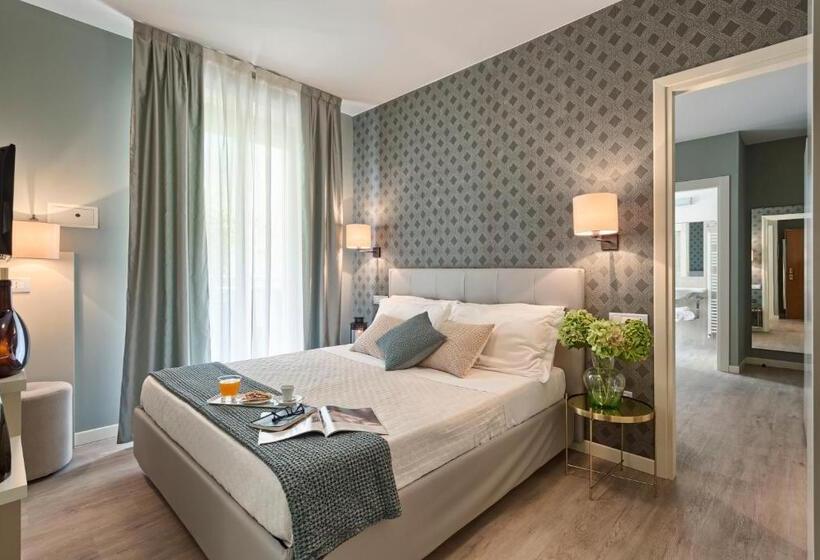 Quarto Familiar, Lady Mary