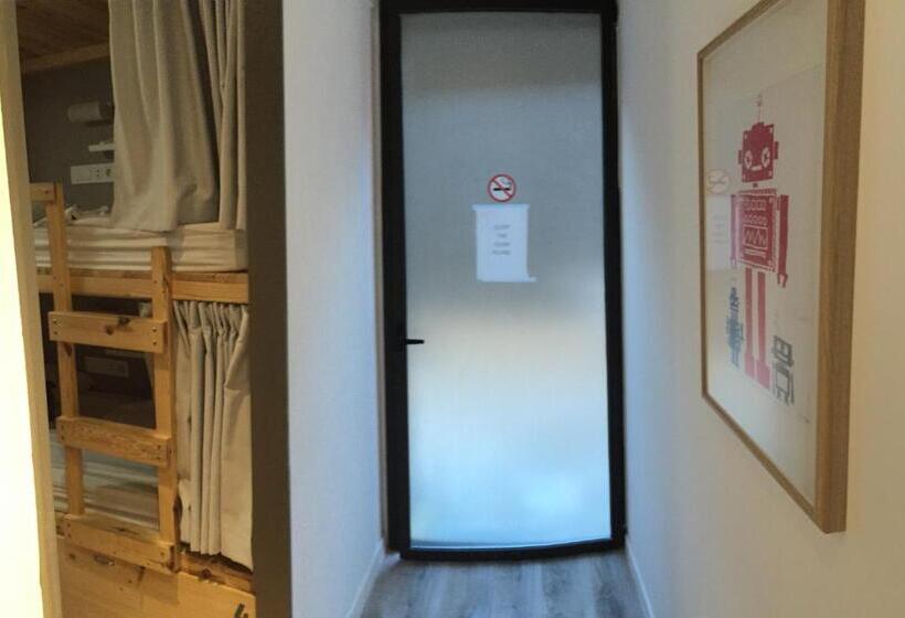 Четырехместный Номер Стандарт, Ant Hostel Barcelona
