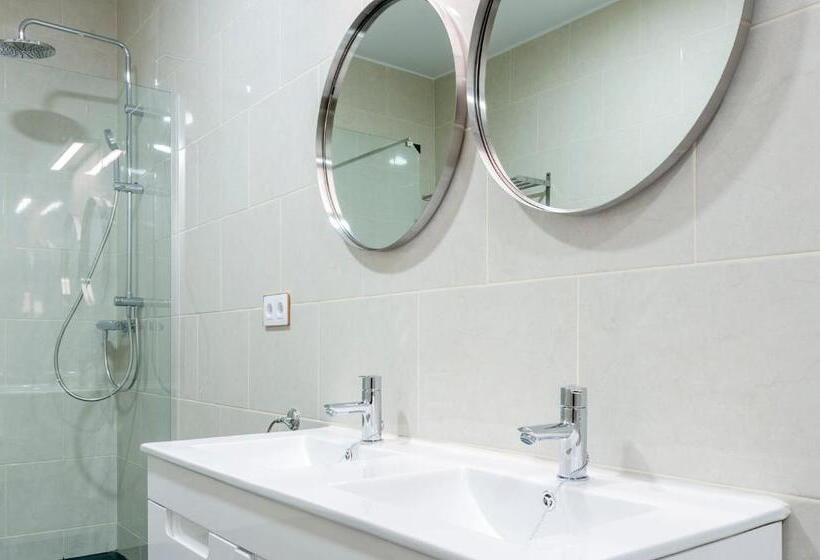 Семейный Номер Классика, Ant Hostel Barcelona