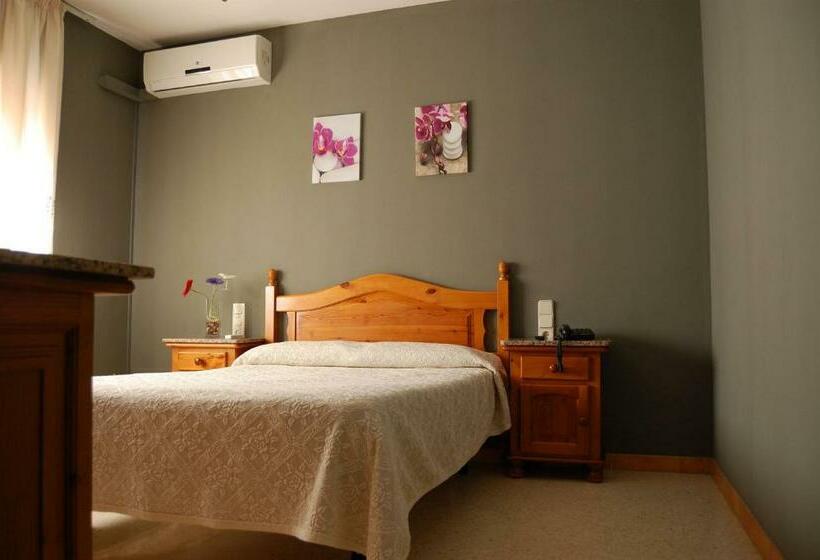 اتاق استاندارد یک نفره, Hostal Las Torres