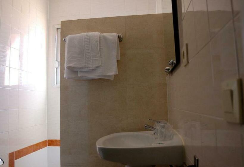 اتاق استاندارد یک نفره, Hostal Las Torres