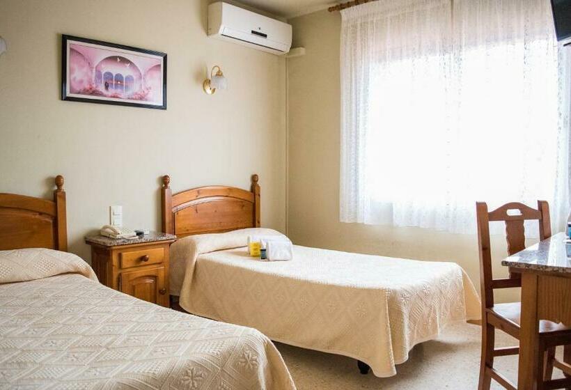 اتاق استاندارد یک نفره, Hostal Las Torres