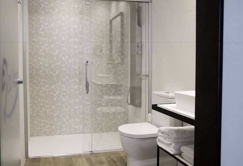 سوییت جونیور, Sa Voga Hotel & Spa