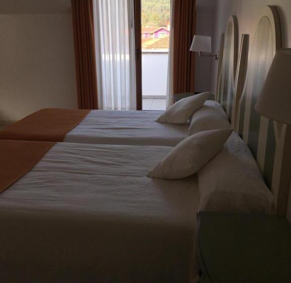 베이직 4인 룸, Valle De Cabezon