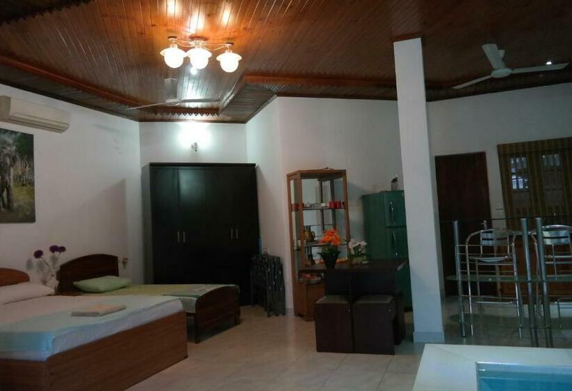 庭の見える１ベッドルームアパートメント, Romeo And Juliet Guest House