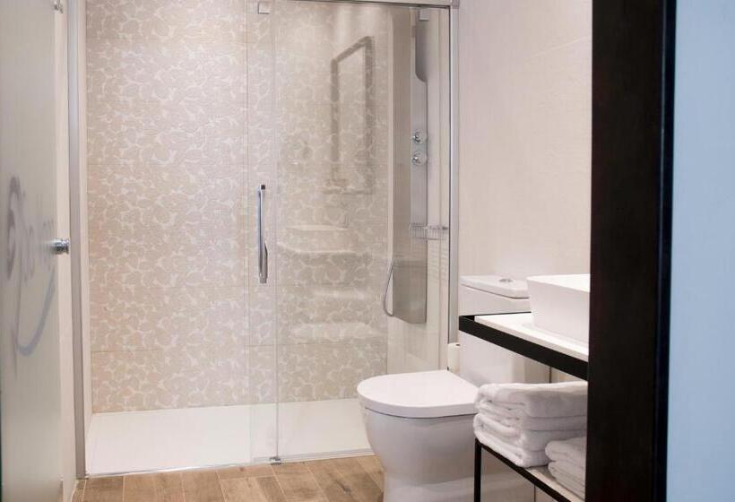 سوییت جونیور, Sa Voga Hotel & Spa