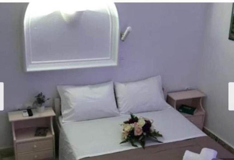 اتاق استاندارد, Dimitris Studios