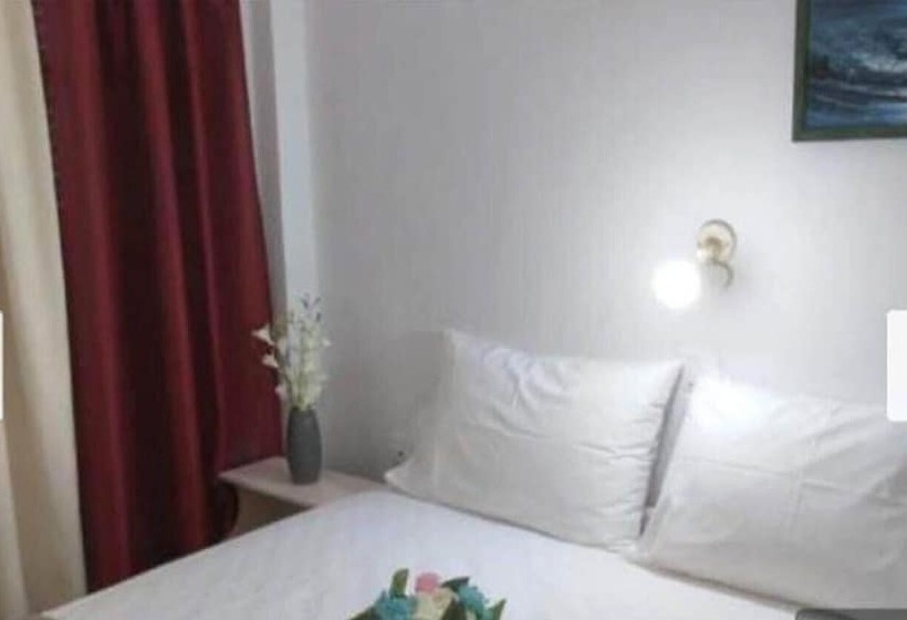 اتاق استاندارد, Dimitris Studios